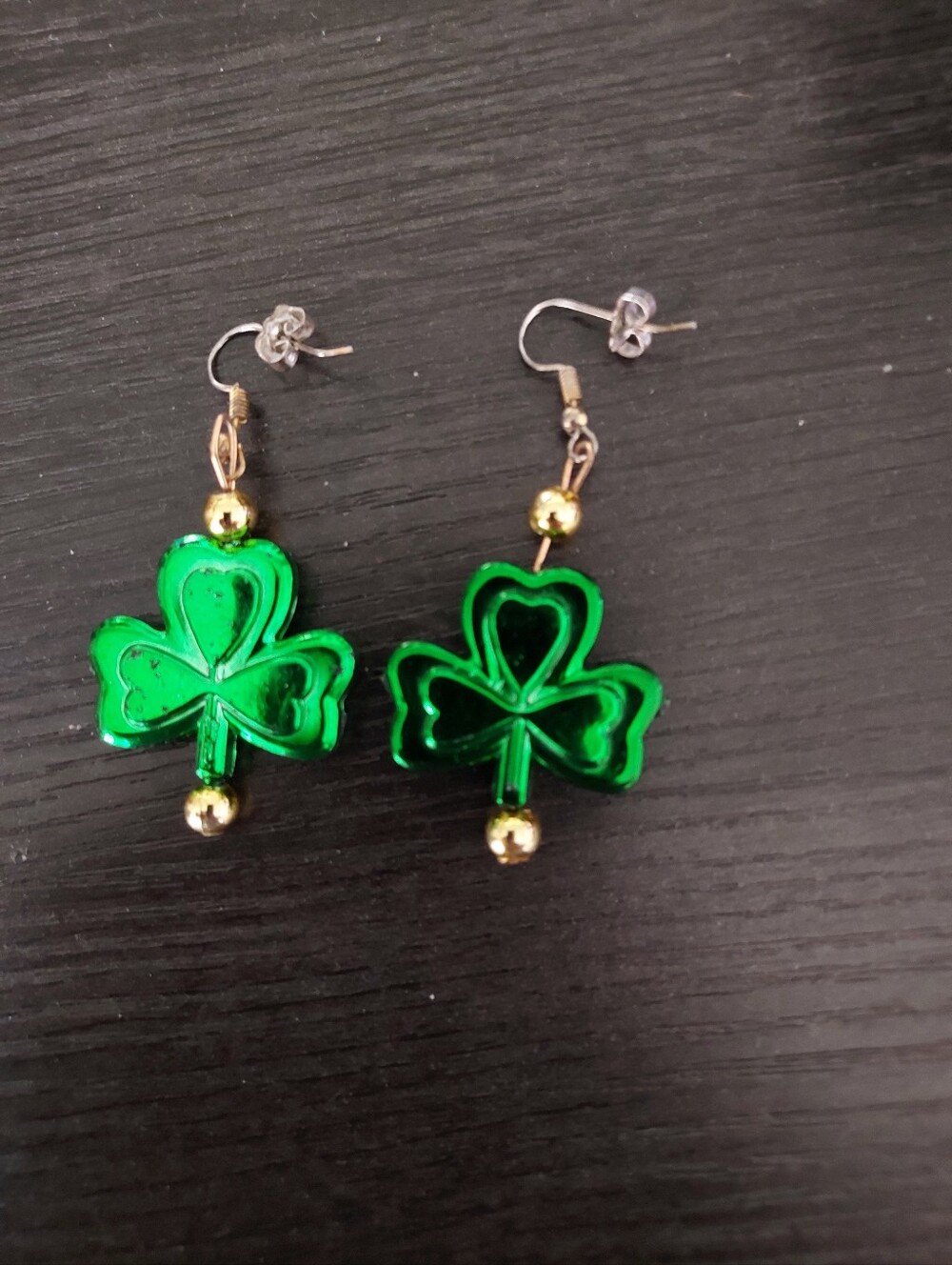 Green Shamrock Drop Earrings - Festive Women's Jewelry